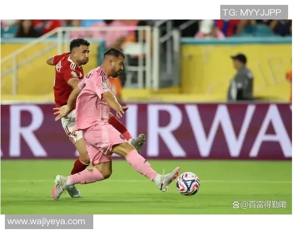 足坛巨星隔空连线互动展示球技魅力引爆全球球迷热情