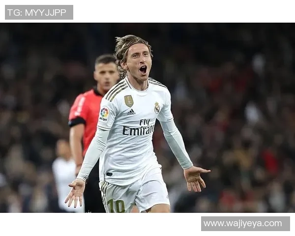 足球巨星外号大揭秘 从魔笛到飞翼 揭示幕后故事与传奇称号的由来